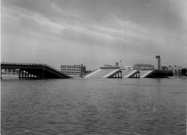 新潟地震　昭和橋